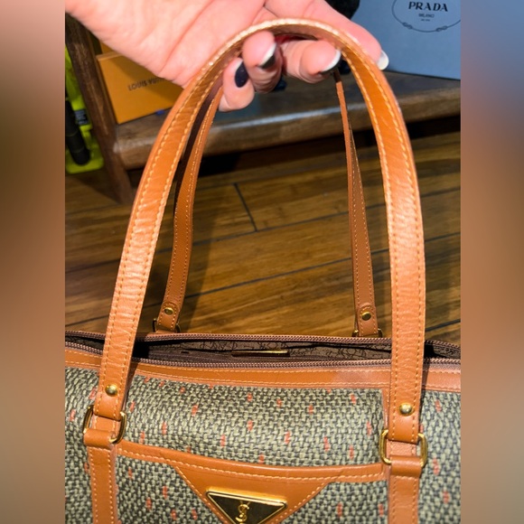 💥HP💥Beautiful Authentic YSL 2 Way Bag! - Picture 7 of 13